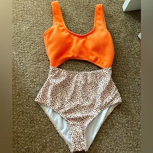 Women’s one piece bathing suit